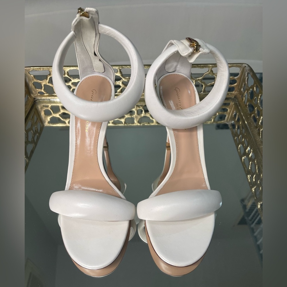 Gianvito Rossi Sz 39 1/2 White 100% Authentic NO BOX NO DUST BAG